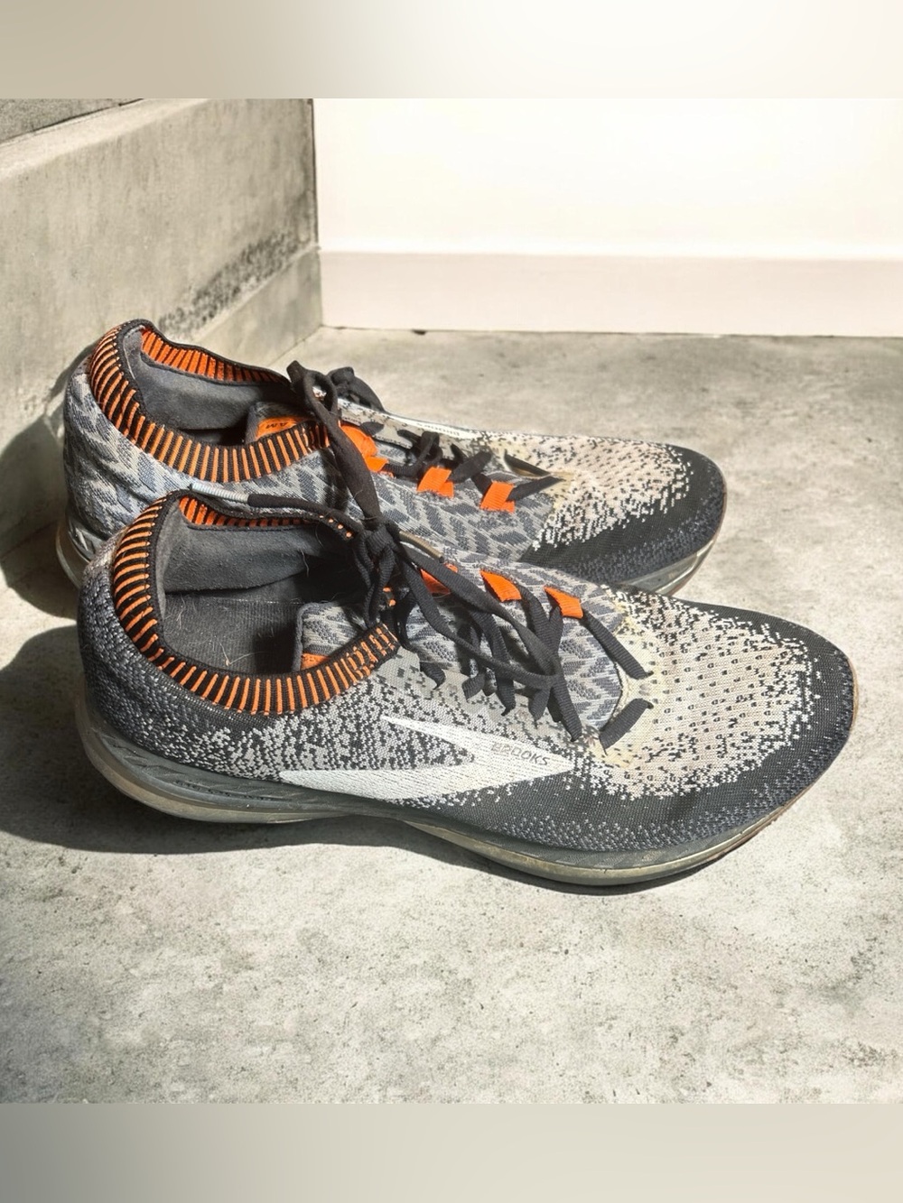 Brooks Bedlam Men's Size 11 Running Shoes Black Grey Orange 1102831D005